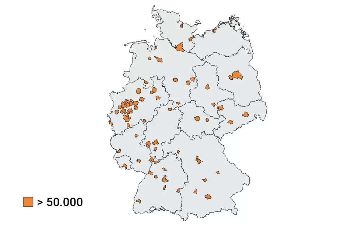 Map of Germany with data on employed persons by municipalities for business analysis and data science