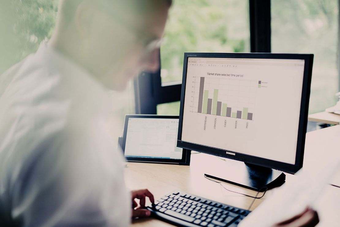 Reporting software with Spatial Reference (WebGIS): report on specific products - maps, tables, charts Reporting software with Spatial Reference (WebGIS): report on specific products - maps, tables, charts