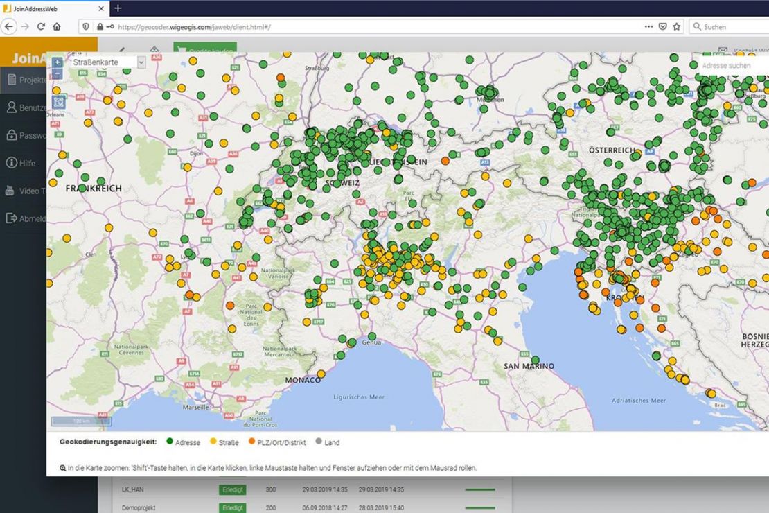 Geocoder mit farbigen Punkten zum Managen von Adressen Geocoder mit farbigen Punkten zum Managen von Adressen