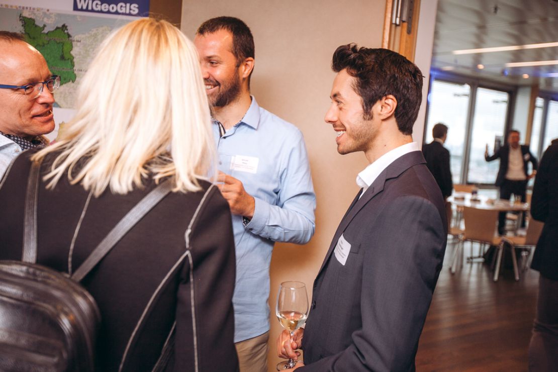 Geomarketing-GIS-Event WIGeoGIS Knowledge Day: Networking unter Location Intelligence Experten Geomarketing-GIS-Event WIGeoGIS Knowledge Day: Networking unter Location Intelligence Experten