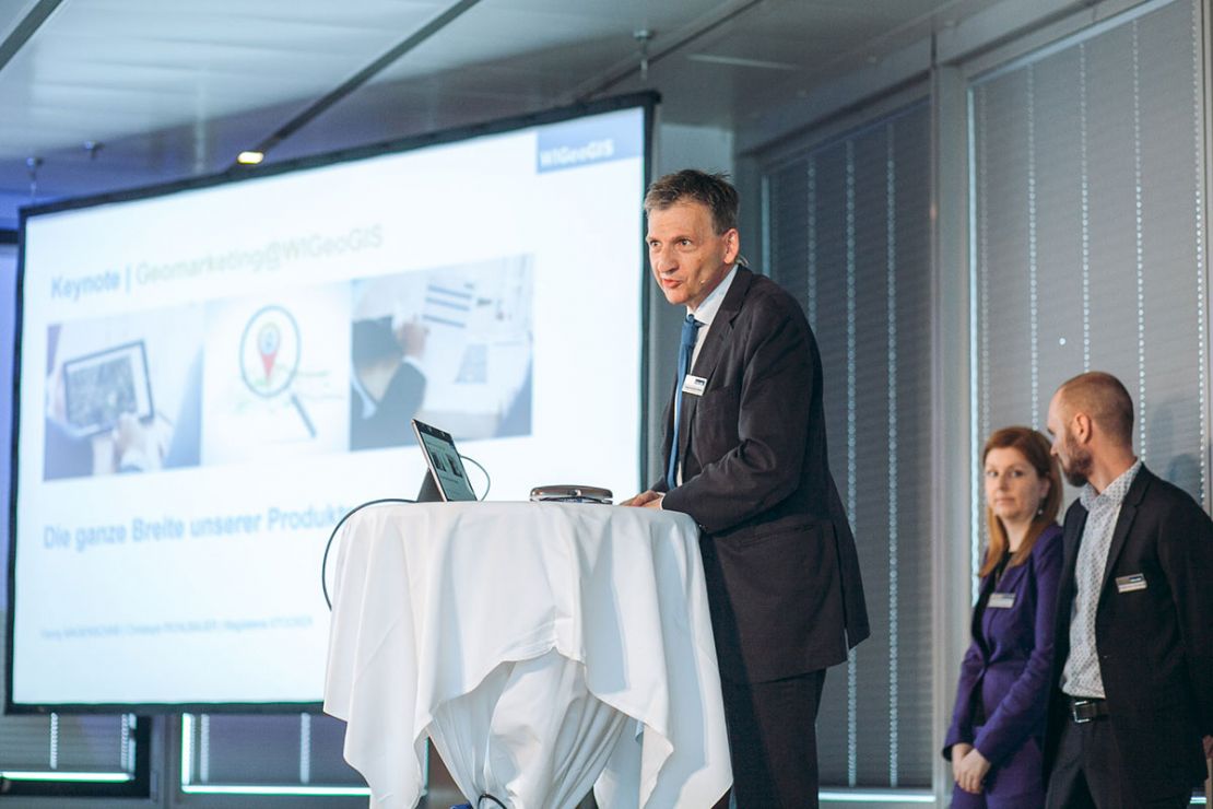 WIGeoGIS CTO Georg Magenschab bei der Keynote zum Knowledge Day 2019 WIGeoGIS CTO Georg Magenschab bei der Keynote zum Knowledge Day 2019